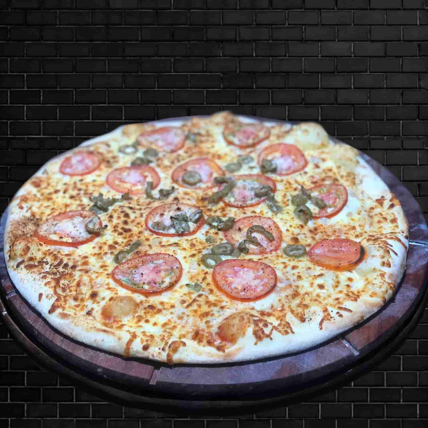 13- Pizza á Napolitana